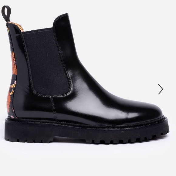 NEW in BOX JOHNNY WAS Black Tate Chelsea Ankle Boot - sz 9.5 / 40 - Picture 2 of 10